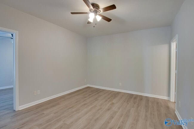 Photo - 310 Rock St SE Unidad B