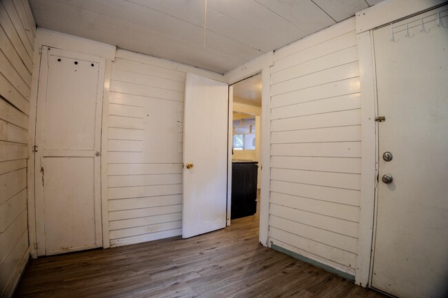 Photo - 2896 Clay St