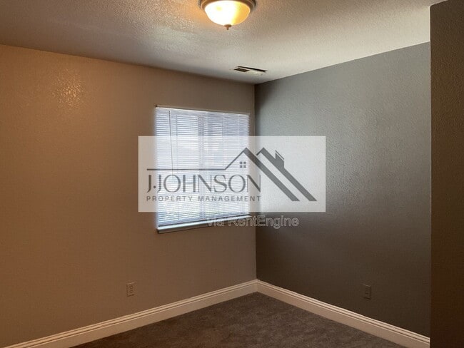 Photo - 218 W Alameda St