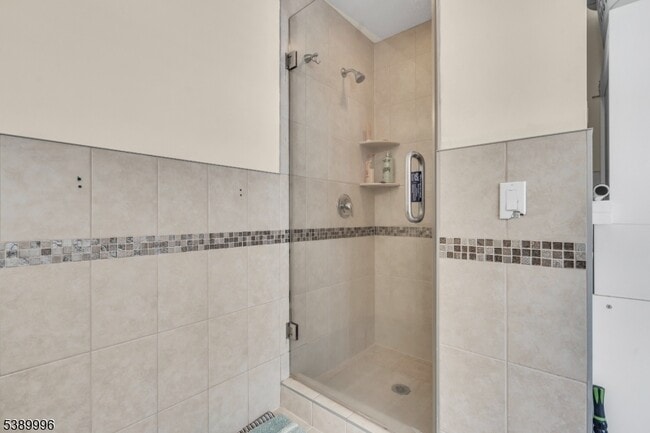 Photo - 927 E Henry St