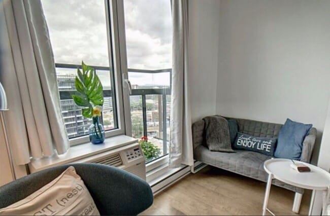 Building Photo - 235 Rue Peel