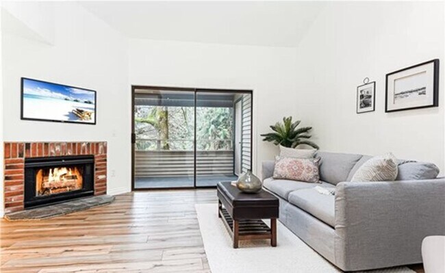 Photo - Awesome Juanita Condo for Lease Unidad B207