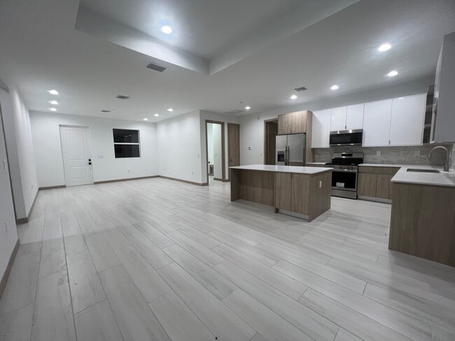 Photo - 4135 Watson Ave