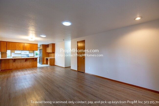Photo - Bright Two Bedroom Home in Oak Grove!
