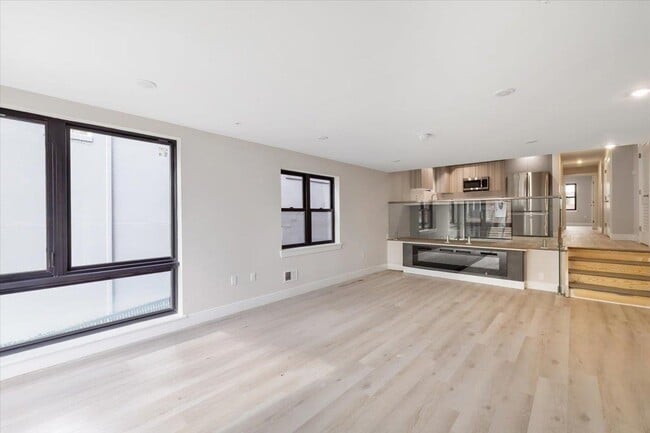 Photo - 524 64th St Unit 3