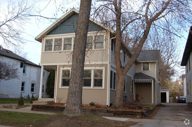 Building Photo - 209 N Few St Unit 209 Rental