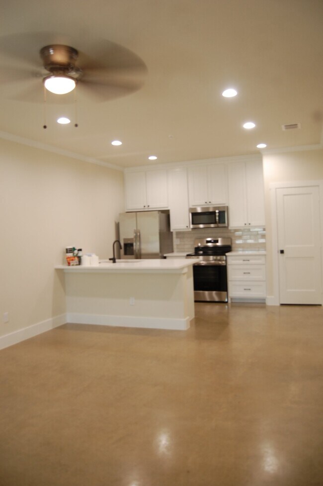 261 Co Rd 2521 Unit 102 (2BR/2B)