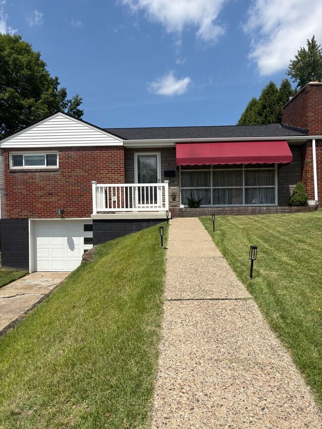 Photo - 1624 Sillview Dr