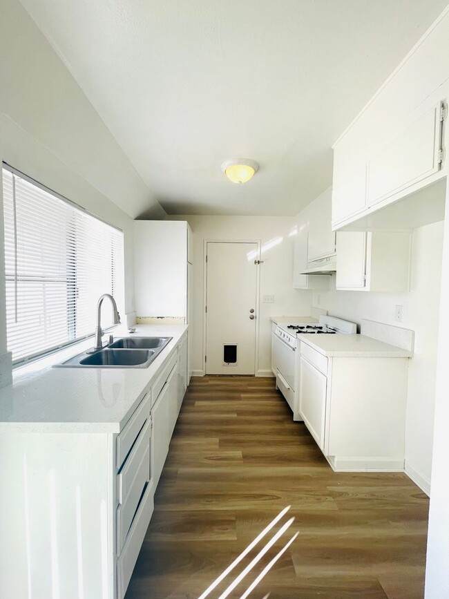 Building Photo - Todd Ranch Condo Welcome to the Todd Ranch Condo, 3-bedroom, 2-bathroom home located in the vibra...