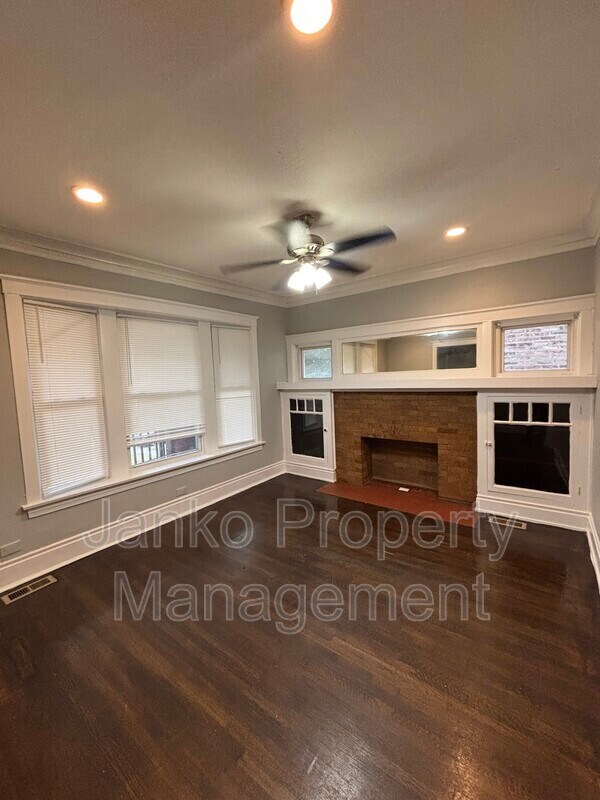 6738 S Prairie Ave Unit 1