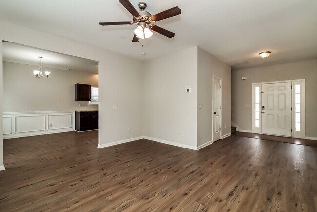 Photo - 539 Hill Crest Cir