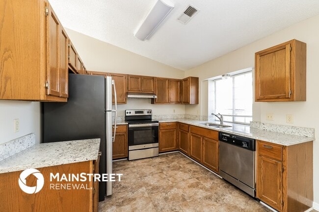 Photo - 1104 Atterbury Cir S