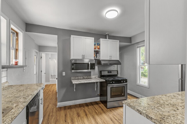 Photo - 921 20th Ave NE Unit 1