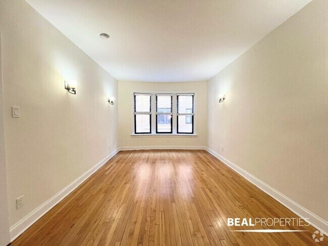 Building Photo - 1 bedroom in CHICAGO IL 60613 Unit W1 Rental