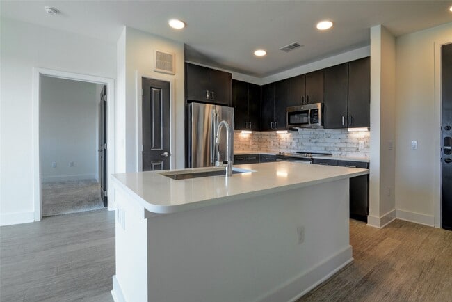 Photo - 6400 Washington Ave