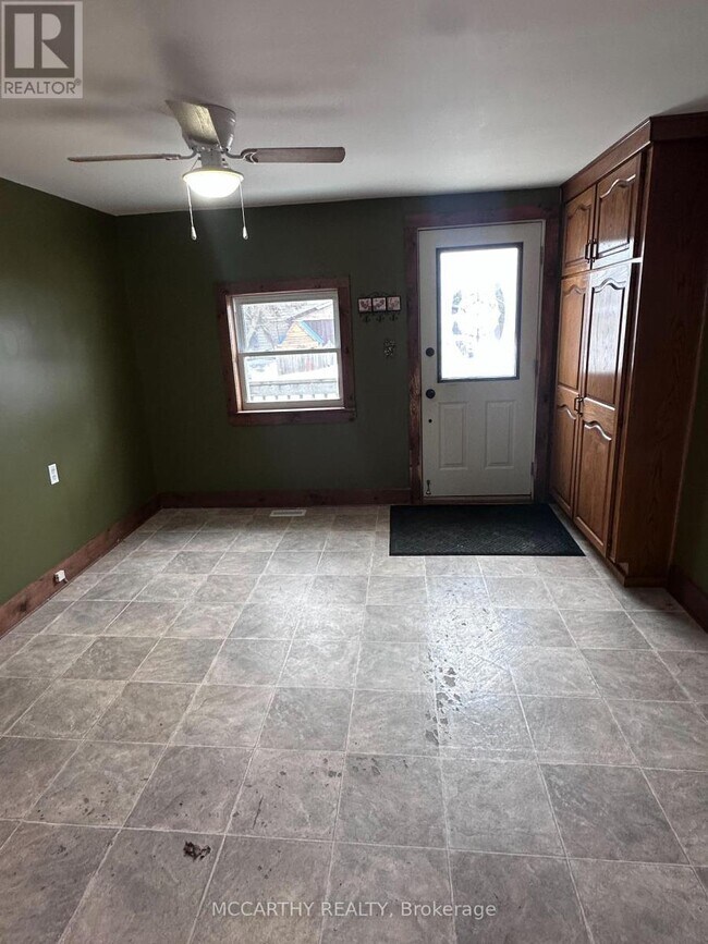 Photo - 168 Victoria St