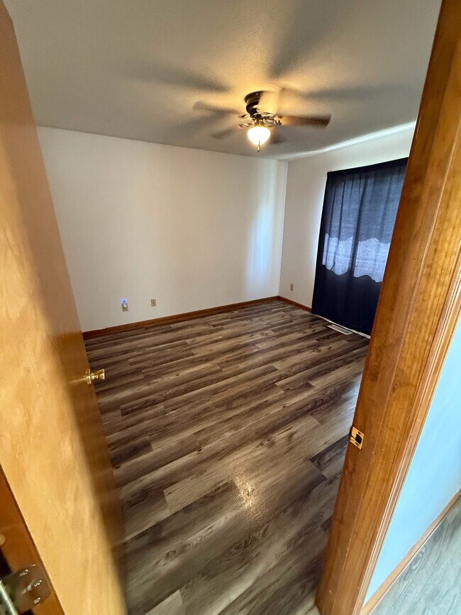 Photo - 801 W Gaston Dr