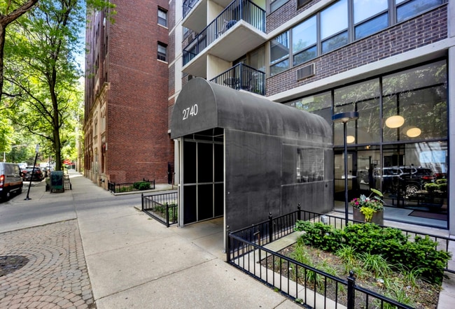 Photo - 2740 N Pine Grove Ave Unit 9