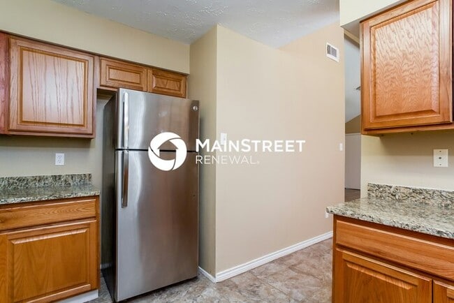 Photo - 3 Bedroom Pet-Friendly Home in Humble, TX with Main Street Renewal