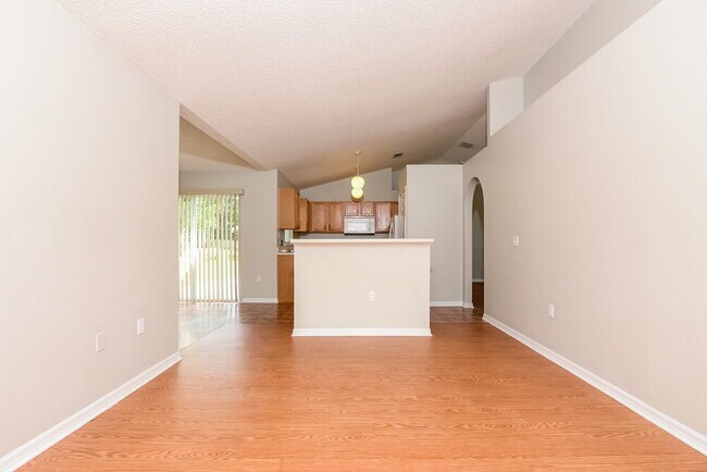 Photo - 4088 Everett Ave