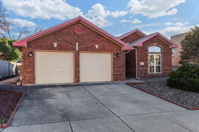 Photo - 9512 Rosas Ave NE