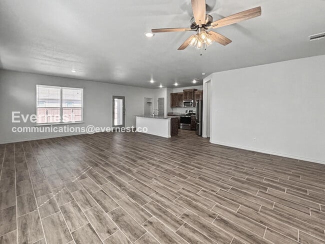 Photo - 2236 Hornbeam St