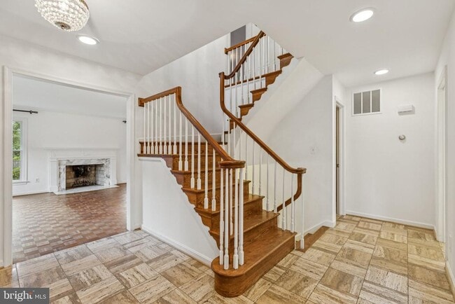 Photo - 4033 41st St N