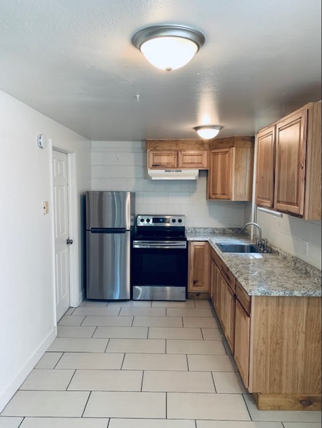 Building Photo - 1100 McHugh St Unit #3