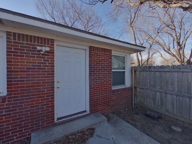 Building Photo - 1910 N Heiserman Unit 1910