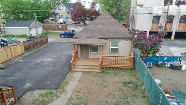 Building Photo - 1314 W Mallon Ave Unit 1314 W Mallon Ave. -  C Rental