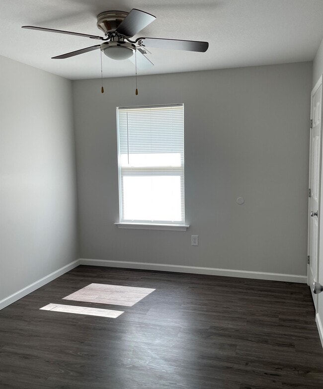 Photo - 122 S Russell Ave