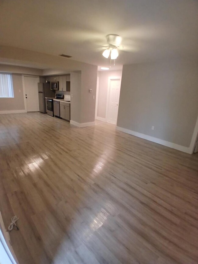 Photo - 1320 NE 146th St