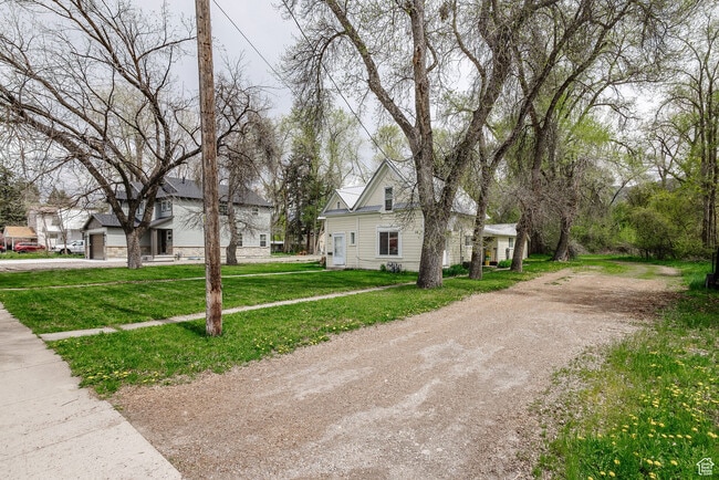 Building Photo - 60 N 400 E Unit 1