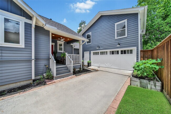 Photo - 423 Pecore St