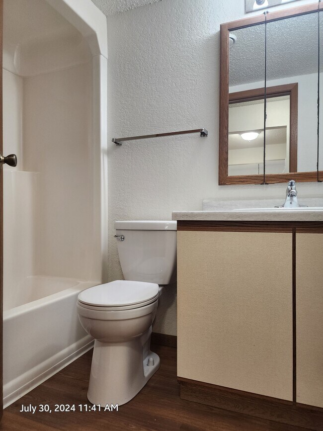 2nd Bathroom