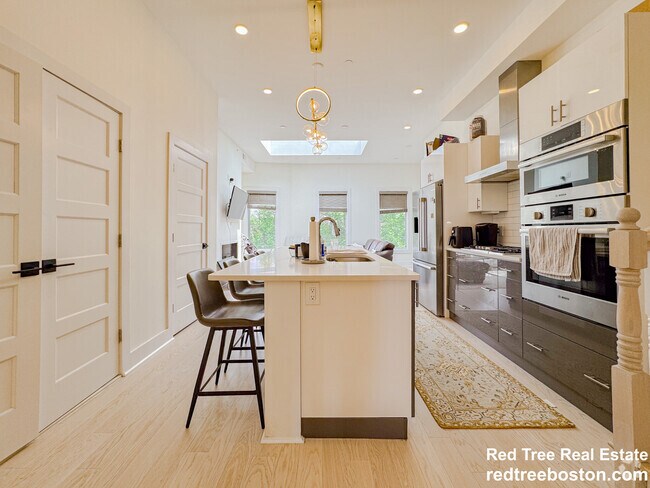 Building Photo - 231 Maverick St Unit PH7 Rental