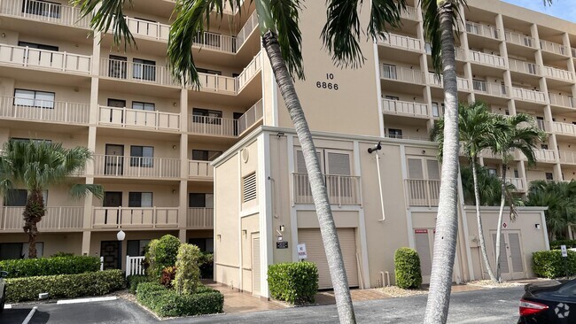 Building Photo - 6866 Huntington Ln Unit 305 Rental