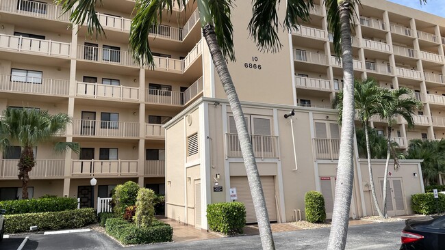 Photo - 6866 Huntington Ln Condo Unit 305