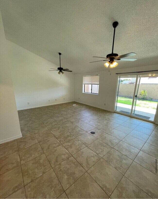 Photo - 1627 W 13th St