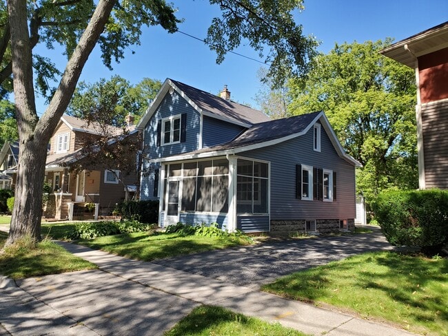 Photo - 1100 E Vine St