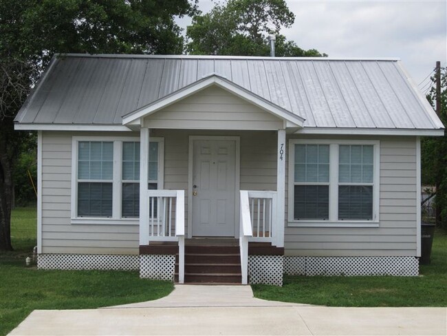 2 br, 1 bath House - 706 Leonard Dr 706 Le... - 2 br, 1 bath House - 706 Leonard Dr 706 Le...