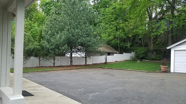 3 lot parking