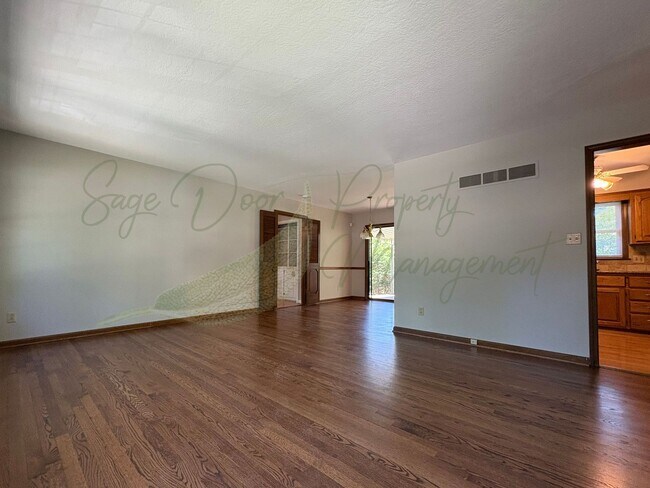 Photo - BEAUTIFUL HOME AVAILABLE NOW!!!!