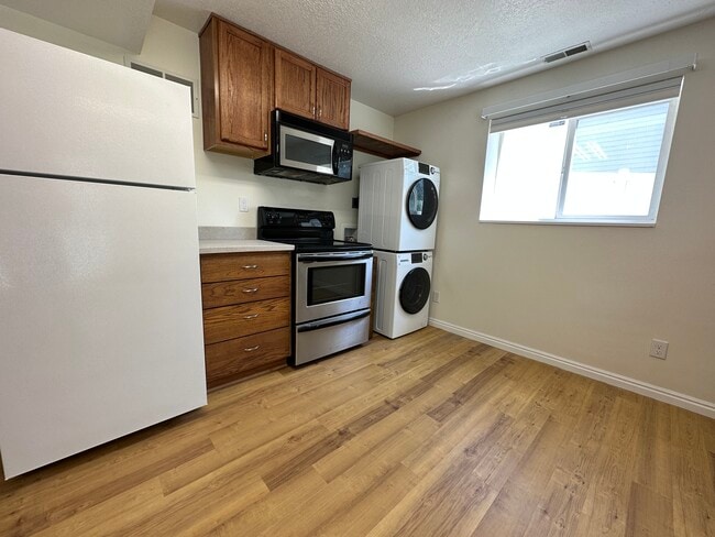 Photo - 735 N 1200 E Unit B