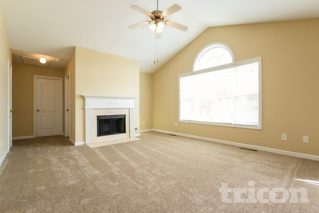 Photo - 6355 Queensdale Dr