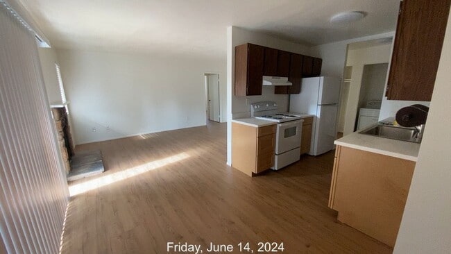 Photo - 2 Bed/1.5 Bath Updated Condo Near SMART/Hwy 101/Raleys Shopping Plaza/Washer-Dryer in Unit