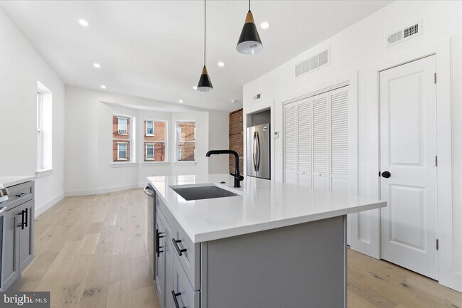 Photo - 2724 E Somerset St Unit 2