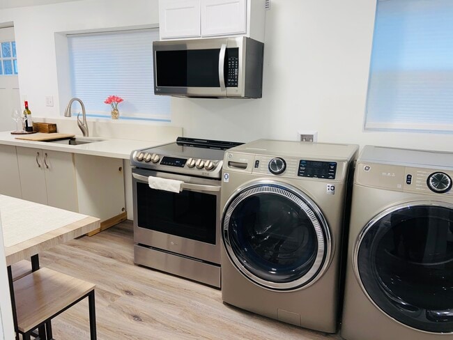 Photo - 2440 Wickstrom Pl SW