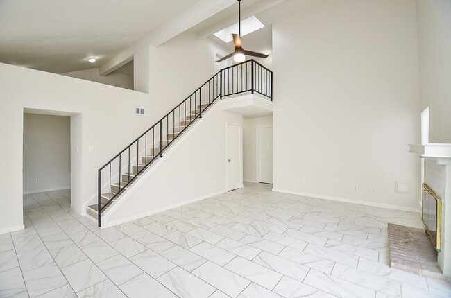 Building Photo - 11818 Spring Grove Dr Rental