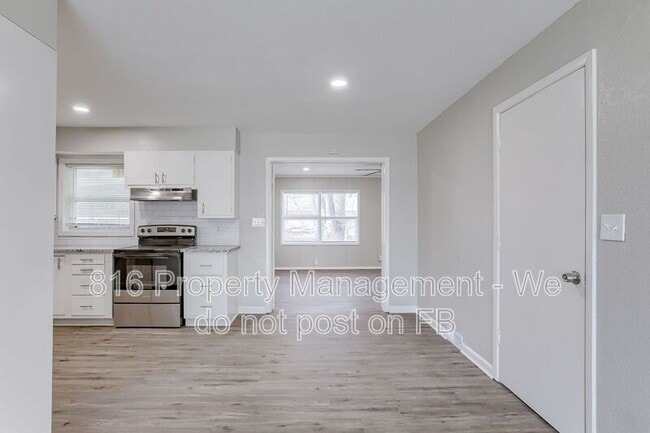 Photo - 11420 Manchester Ave